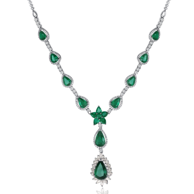 NECKLACE WITH EMERALD 