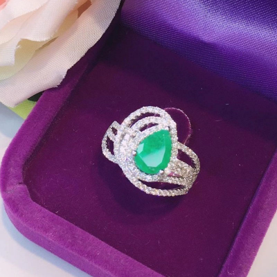 綠寶鑽石戒指