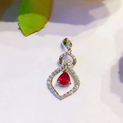 PENDANT WITH RUBY AND DIAMOND