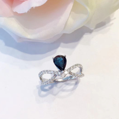 蓝宝钻石戒指